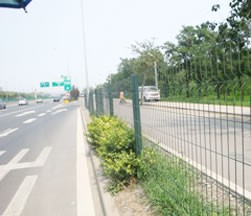公路護欄網(wǎng)使用案例